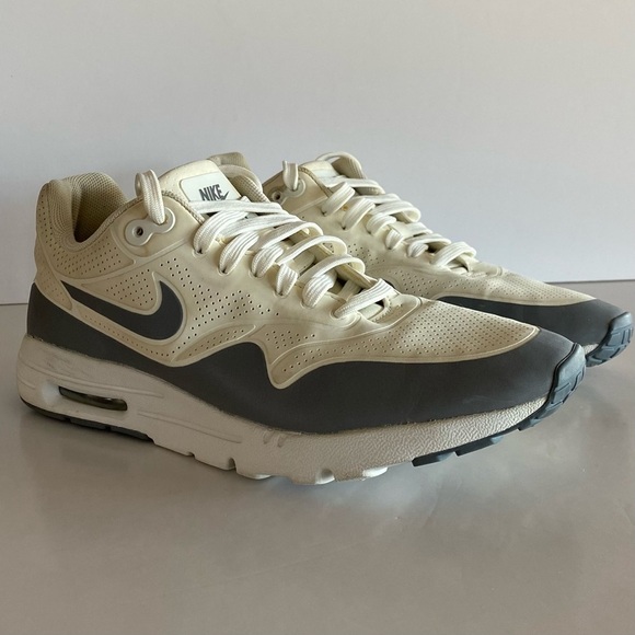 Nike Air Max 1 Ultra Moire Sneaker White & Grey Size 7.5 - Picture 2 of 9